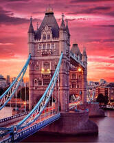 Тауэрский мост на фоне розового заката