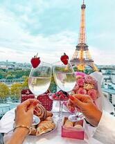 Без бренда «Свидание на фоне Эйфелевой башки» в Казане в интернет-магазине  Без бренда «Свидание на фоне Эйфелевой башки» в Казане