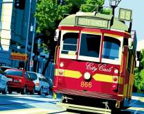 Трамвай в городе